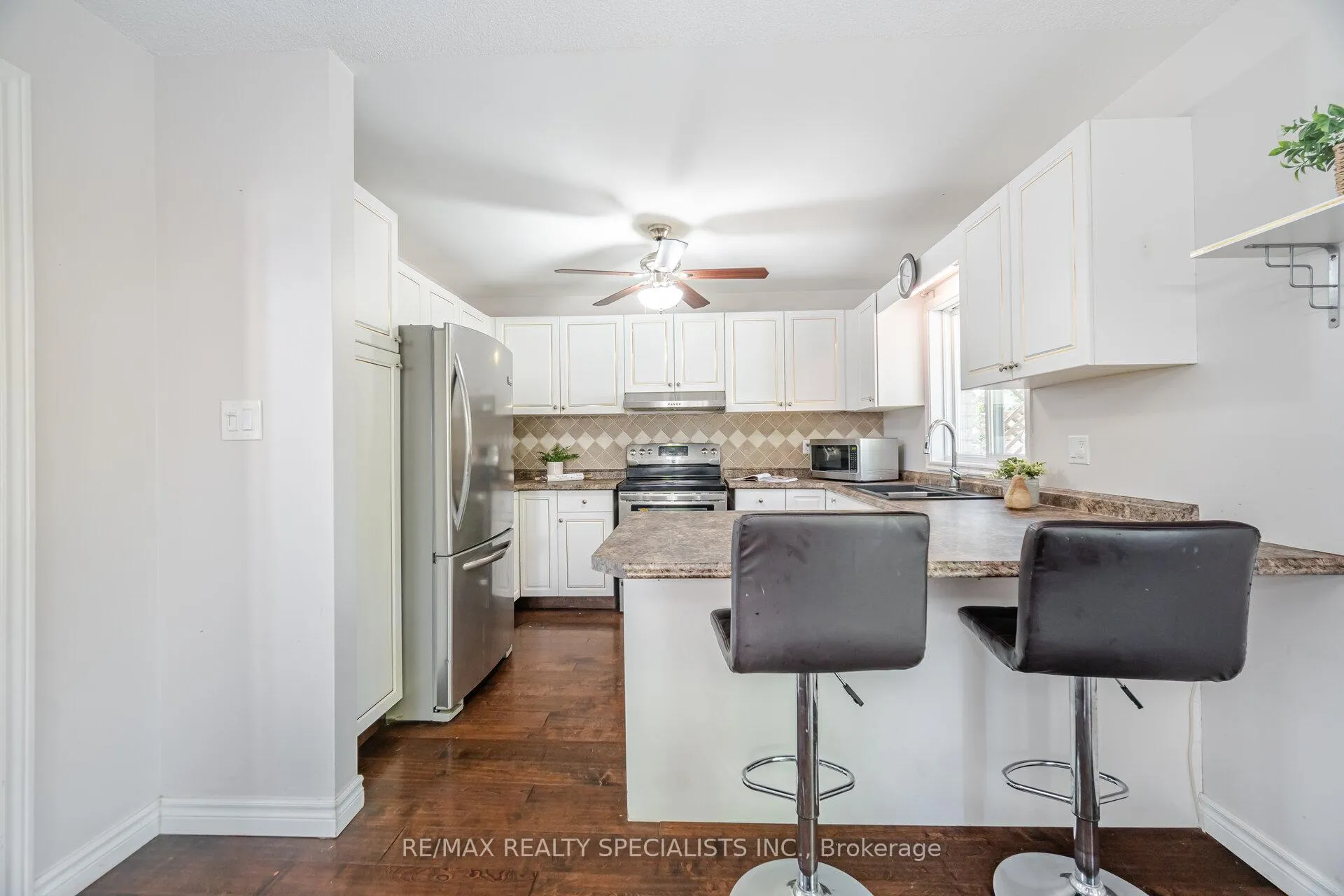 Photo 14 of 108 Confederation Avenue, Thorold, Confederation Heights — HOMEH