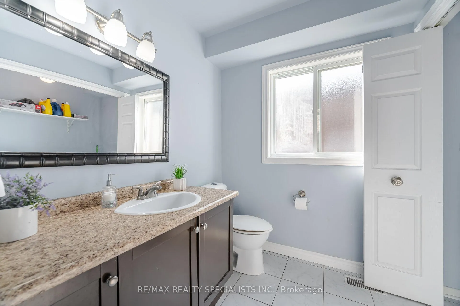 Photo 20 of 108 Confederation Avenue, Thorold, Confederation Heights — HOMEH