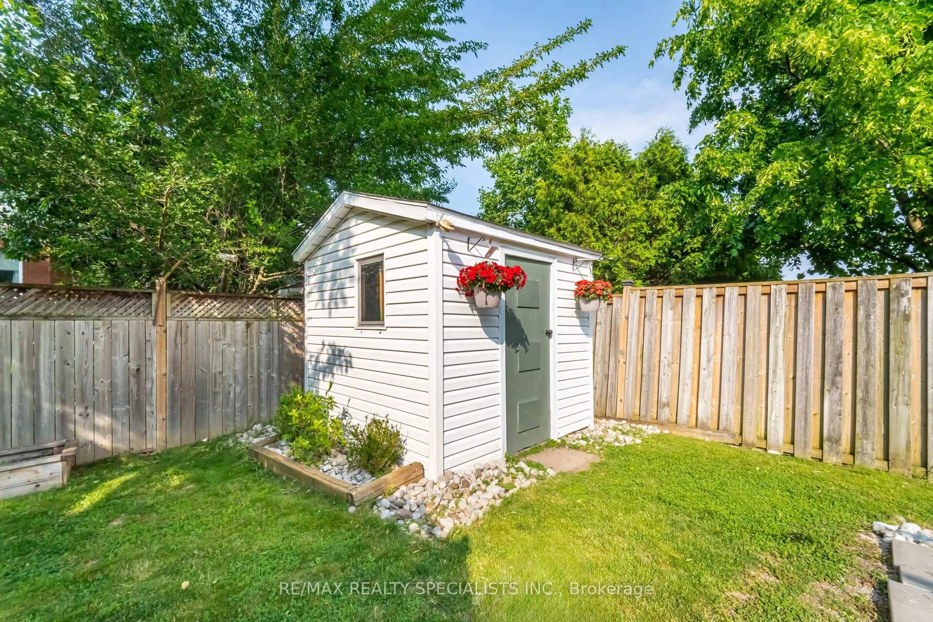 Photo 48 of 108 Confederation Avenue, Thorold, Confederation Heights — HOMEH