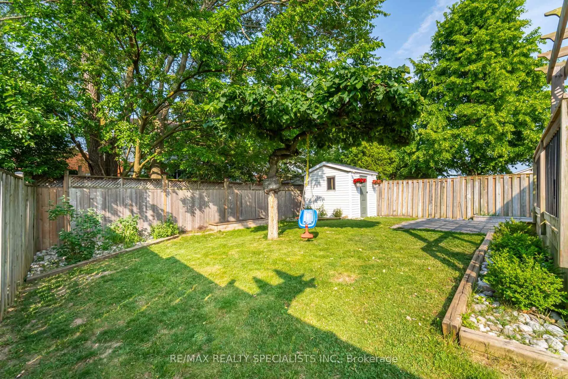 Photo 50 of 108 Confederation Avenue, Thorold, Confederation Heights — HOMEH