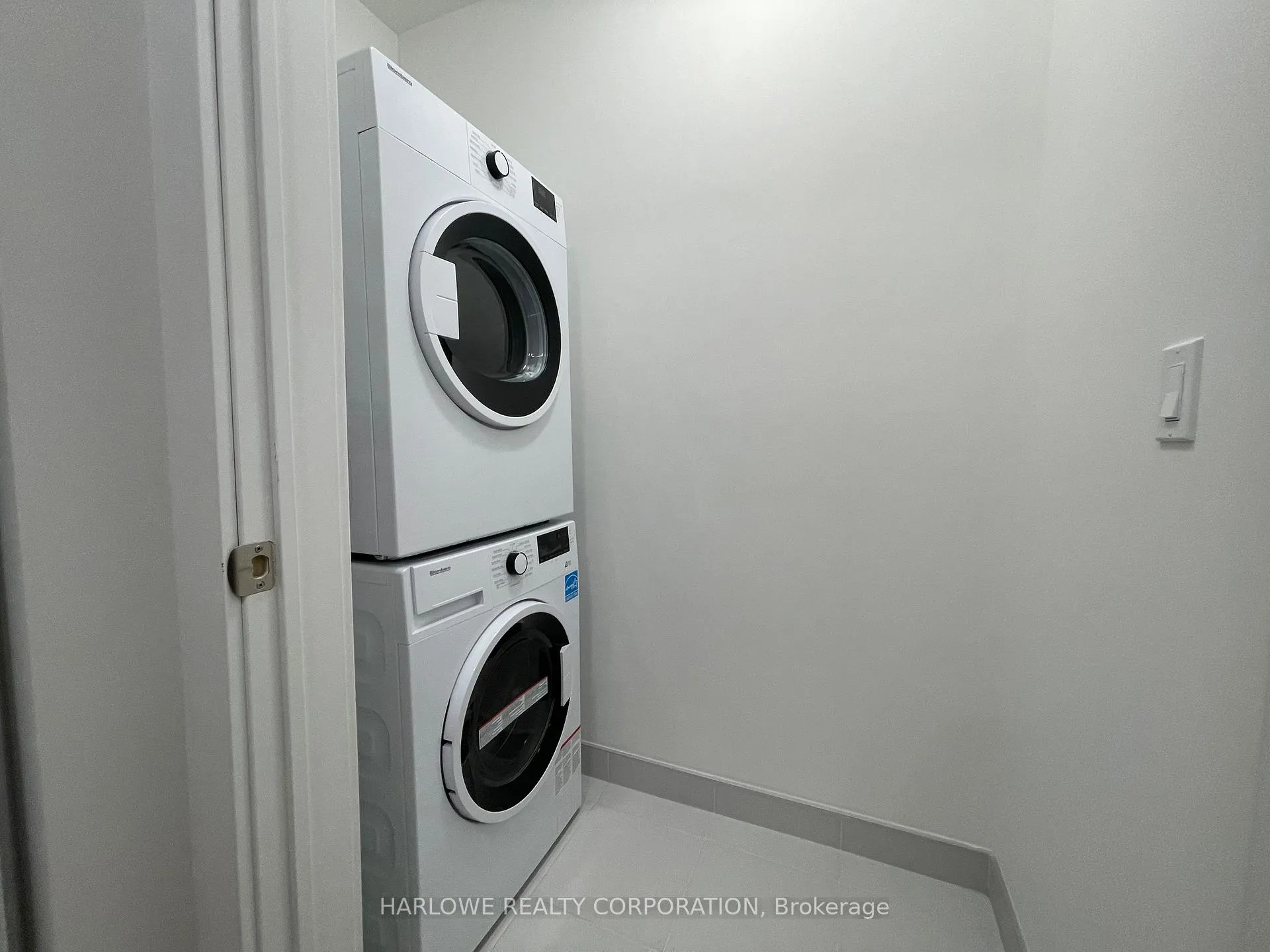 Photo 7 of Unit 705, 206 King Street W, Hamilton, Central — HOMEH