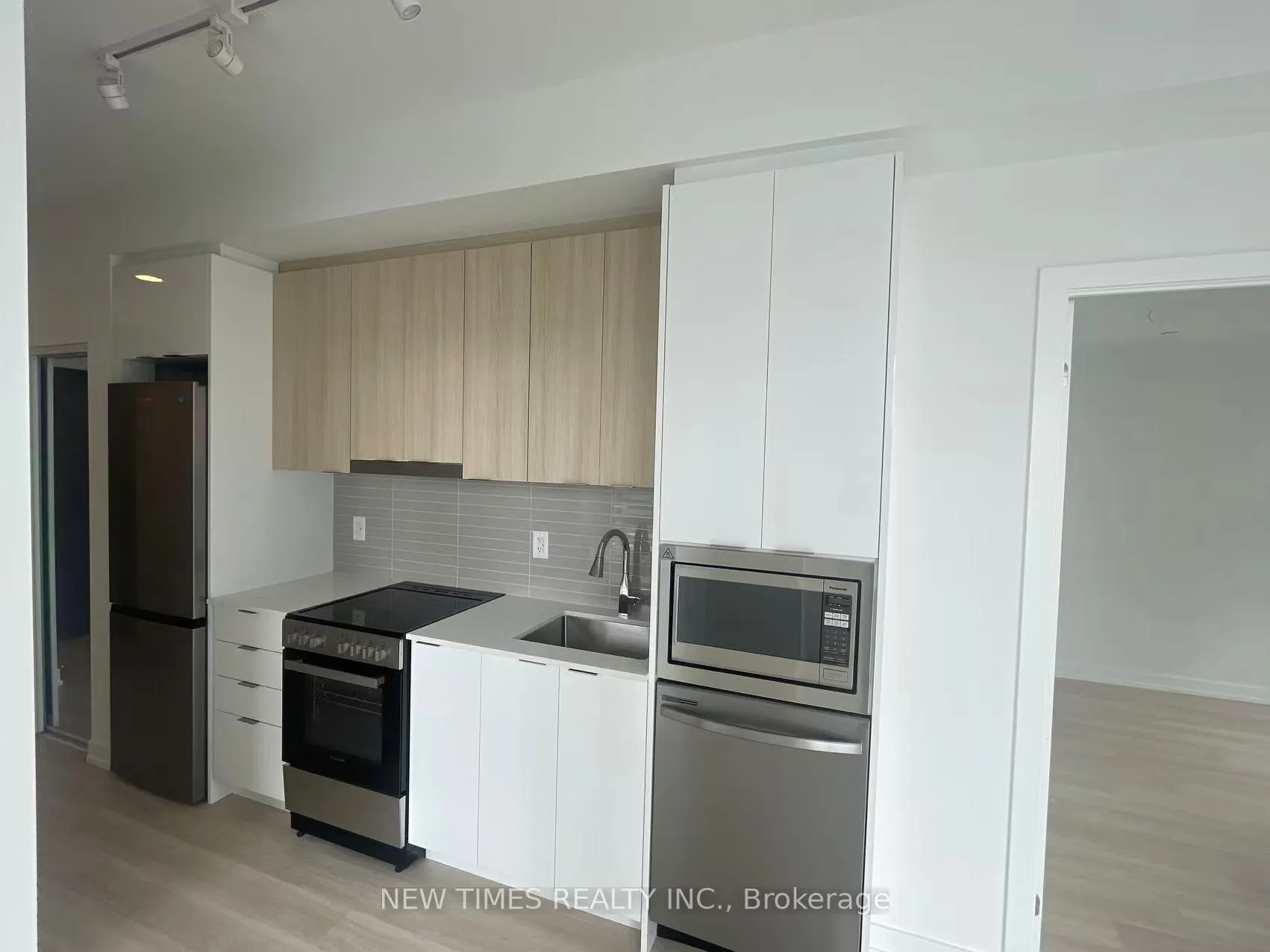Photo 3 of Unit 2002, 9793 Markham Road, Markham, Greensborough — HOMEH