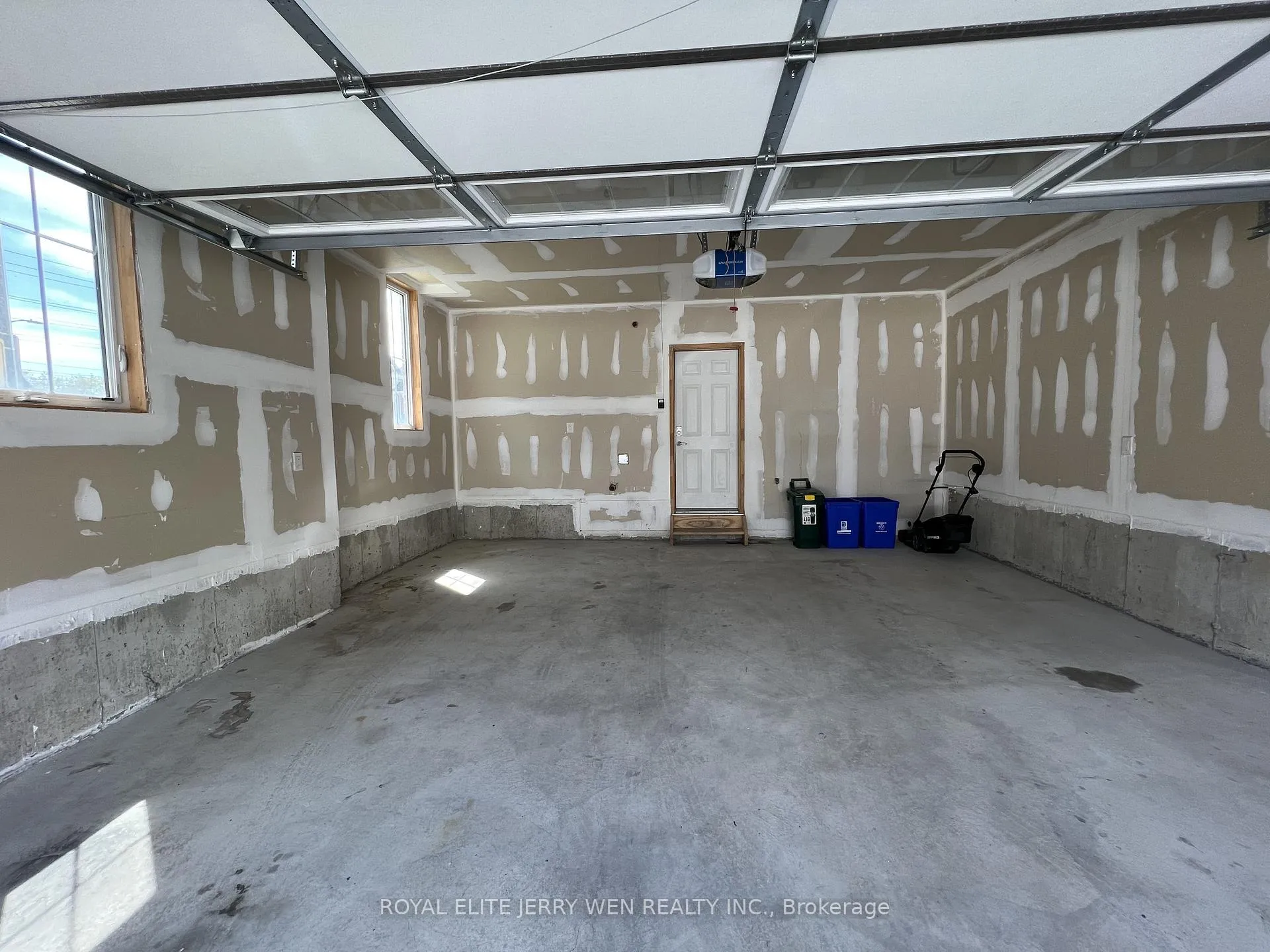 Photo 24 of 14 Hidden Way, Whitby, Rolling Acres — HOMEH