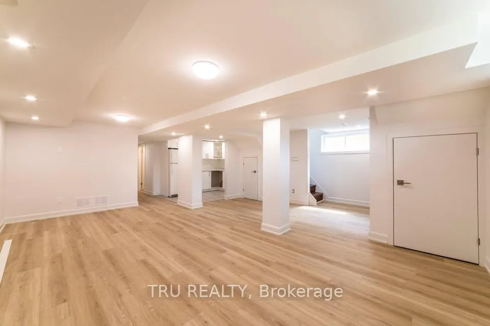 Photo 4 of Unit B, 2424 Iris Street, Ottawa, Parkway Park — HOMEH