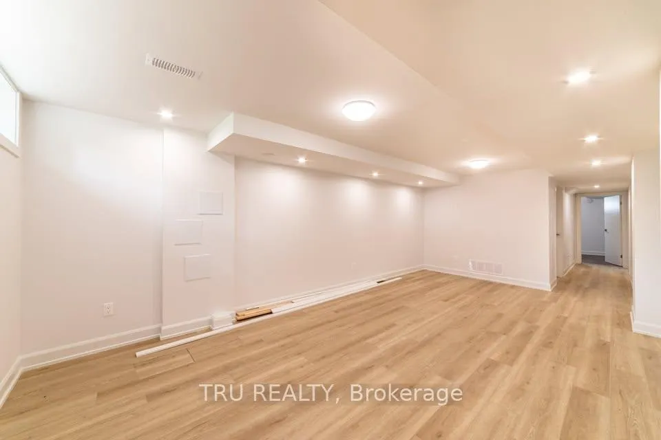 Photo 5 of Unit B, 2424 Iris Street, Ottawa, Parkway Park — HOMEH