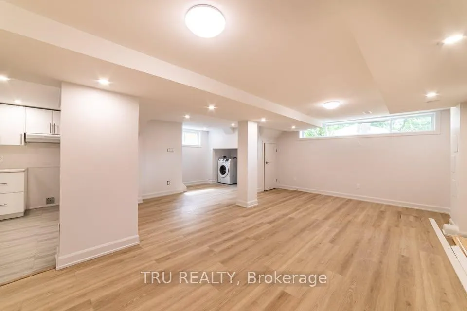Photo 6 of Unit B, 2424 Iris Street, Ottawa, Parkway Park — HOMEH