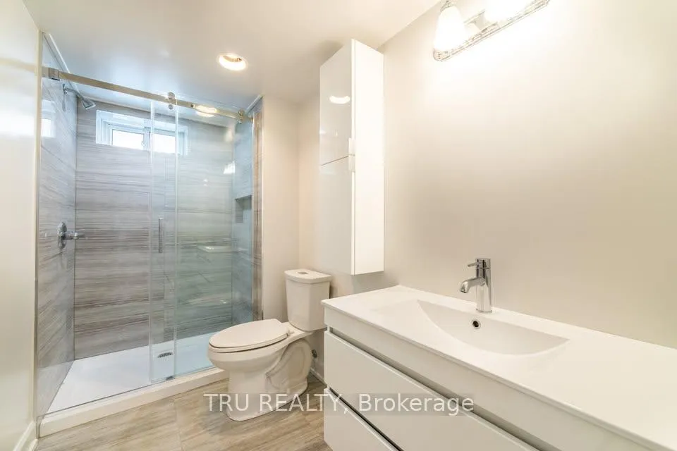 Photo 10 of Unit B, 2424 Iris Street, Ottawa, Parkway Park — HOMEH