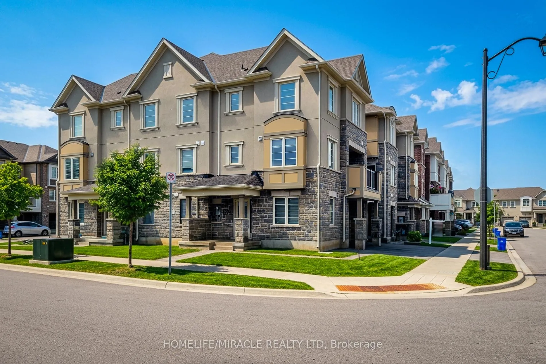 Front of 1274 Wintergreen Place