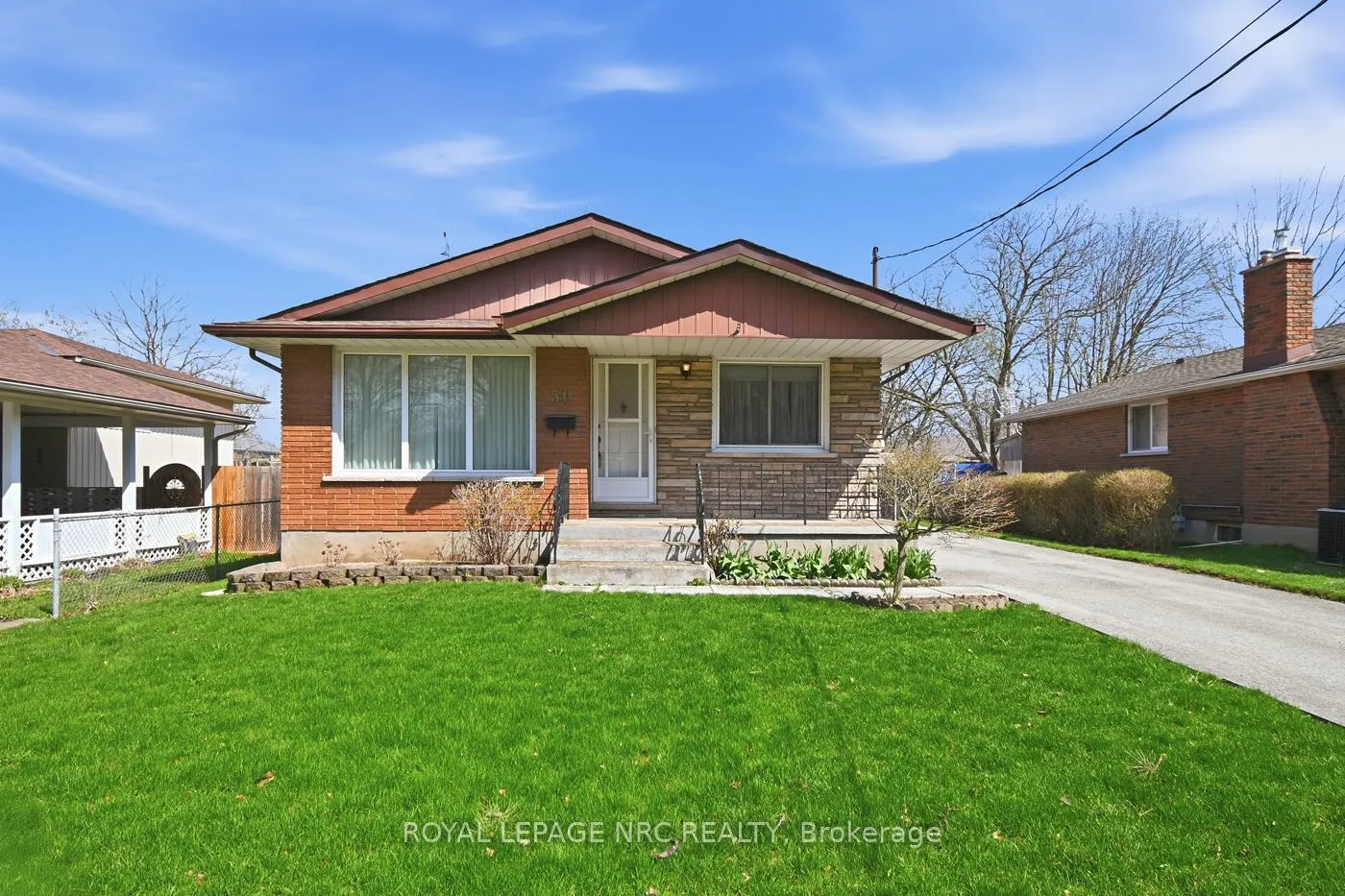 Photo 2 of 50 Leaside Drive, St. Catharines, Carlton/Bunting — HOMEH