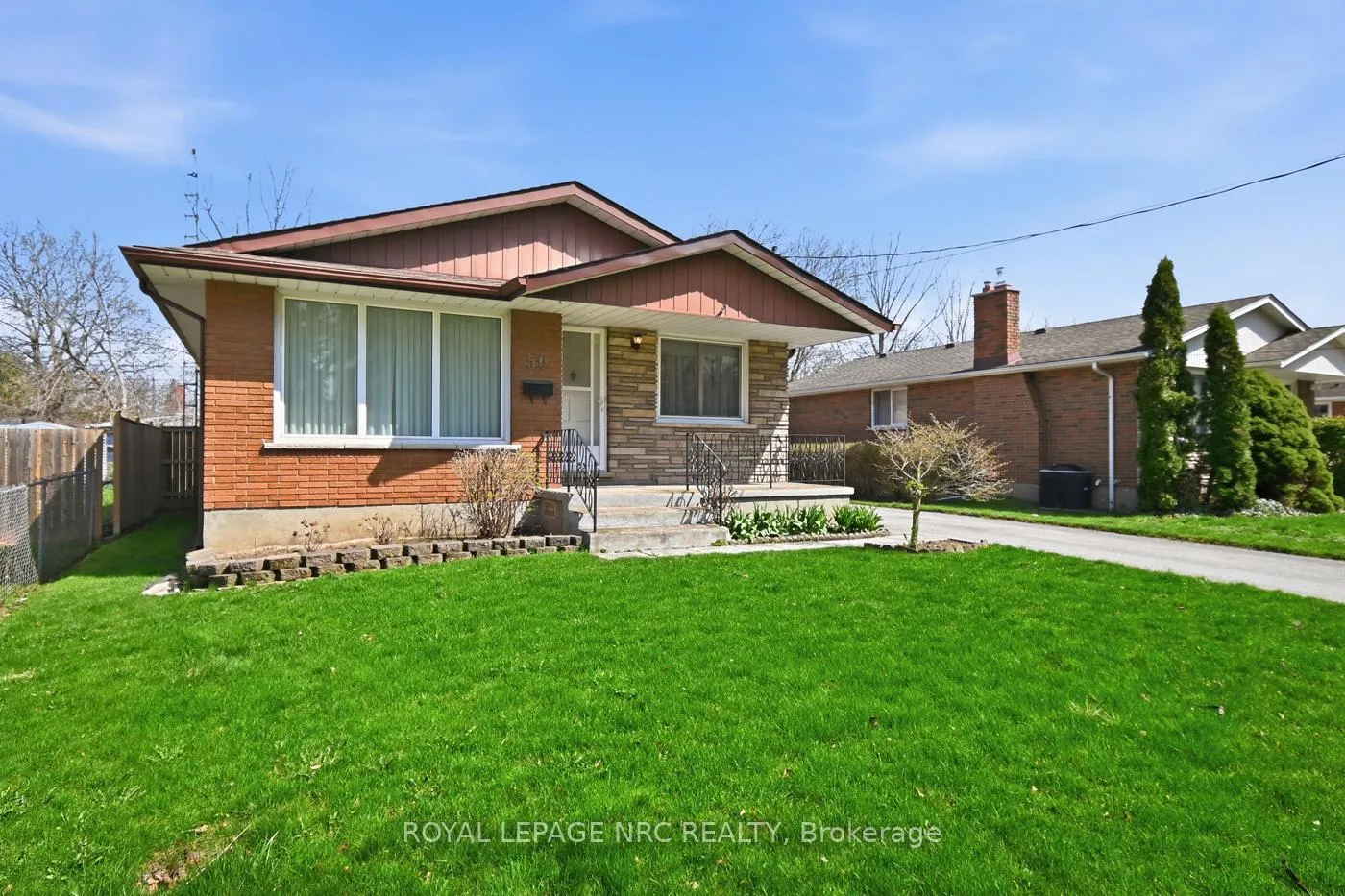 Photo 3 of 50 Leaside Drive, St. Catharines, Carlton/Bunting — HOMEH