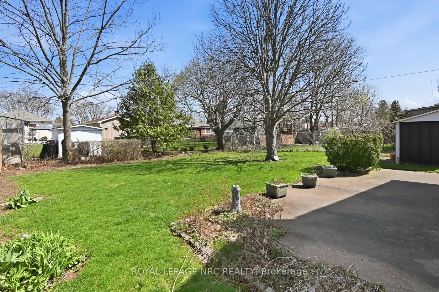 Photo 5 of 50 Leaside Drive, St. Catharines, Carlton/Bunting — HOMEH