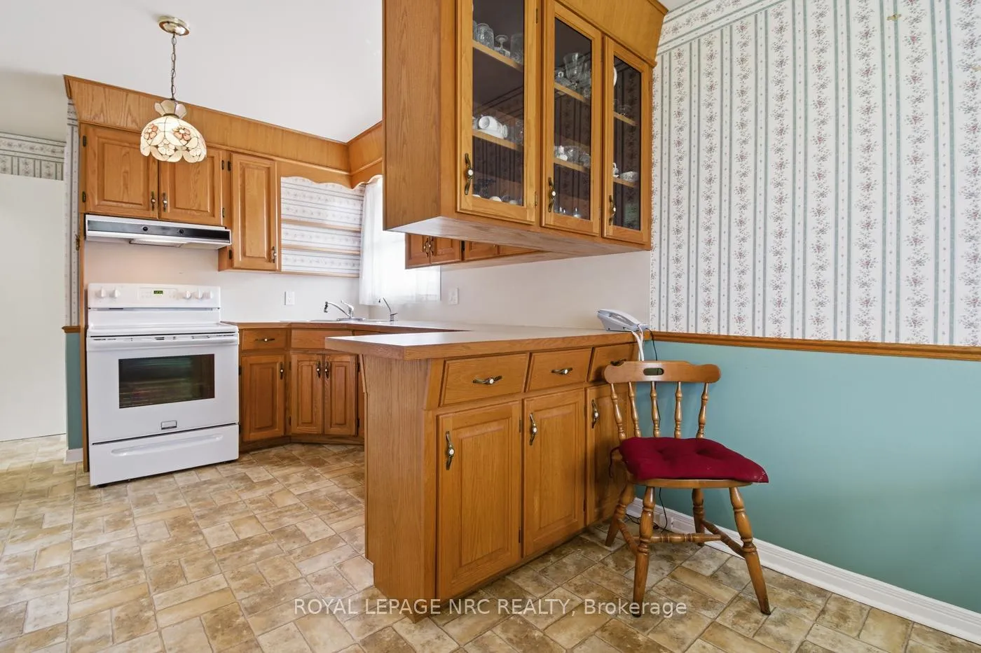 Photo 19 of 50 Leaside Drive, St. Catharines, Carlton/Bunting — HOMEH