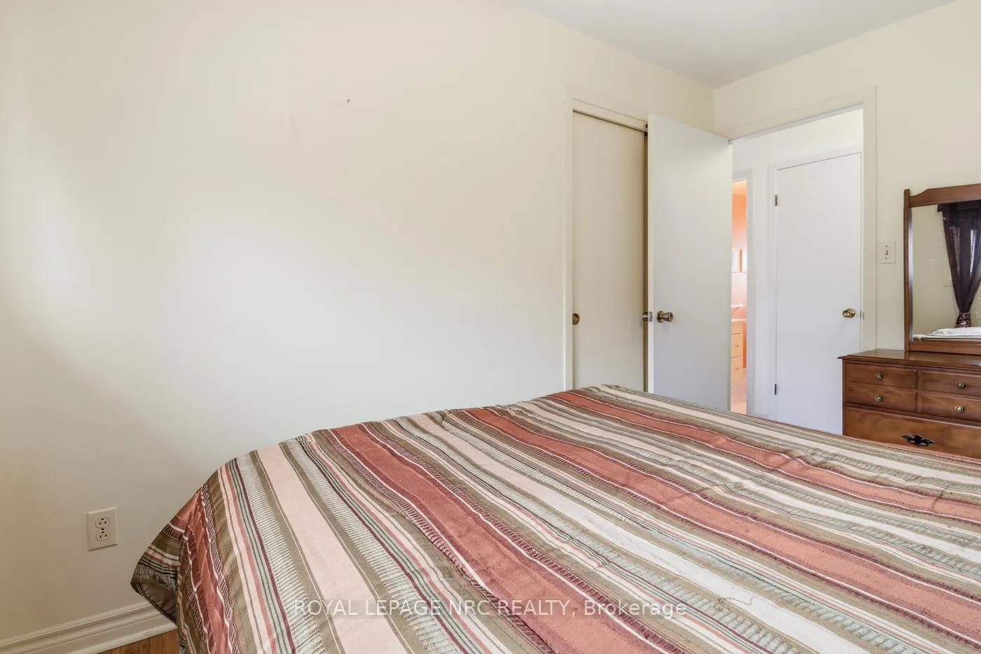 Photo 27 of 50 Leaside Drive, St. Catharines, Carlton/Bunting — HOMEH