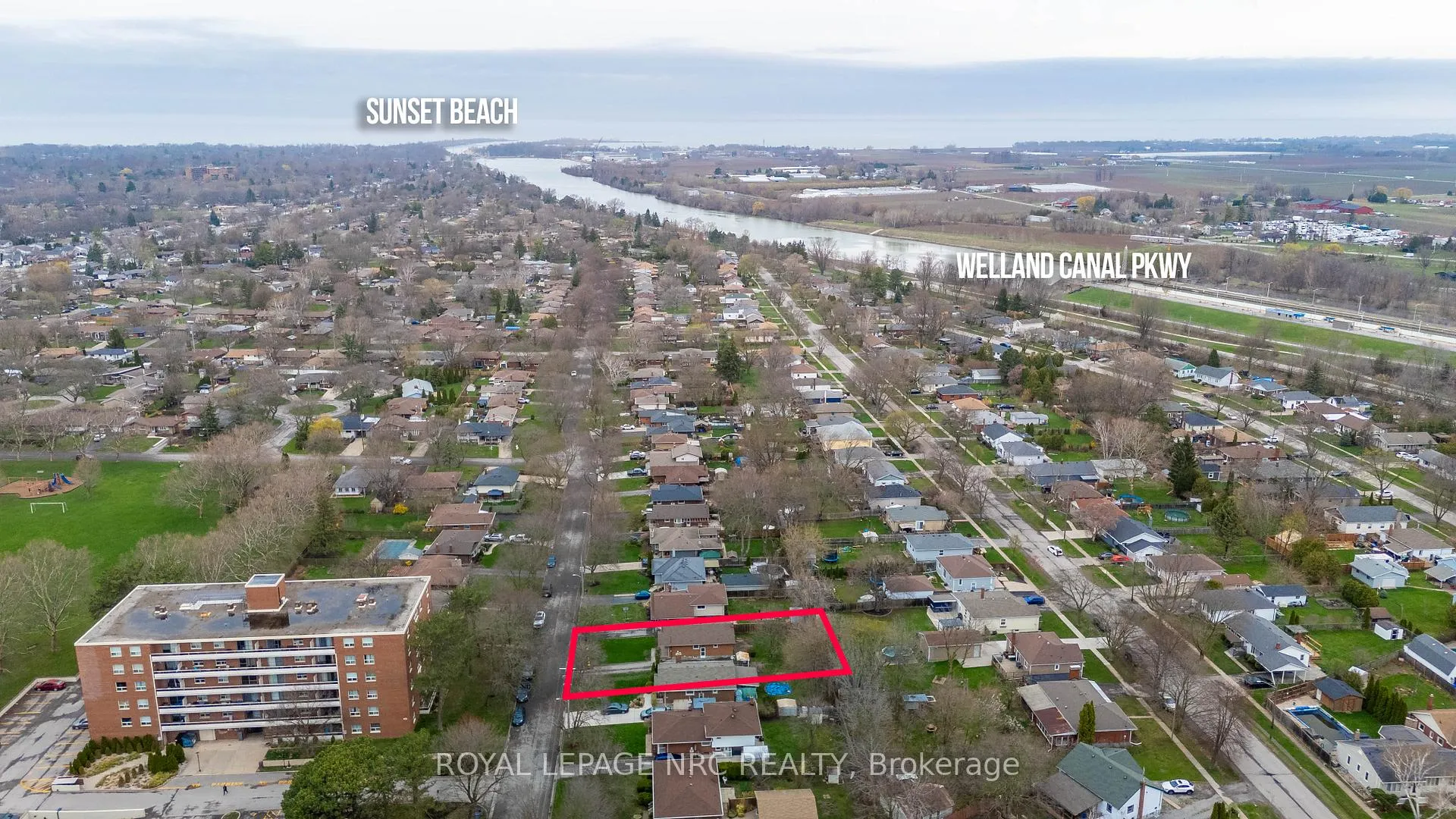 Photo 48 of 50 Leaside Drive, St. Catharines, Carlton/Bunting — HOMEH