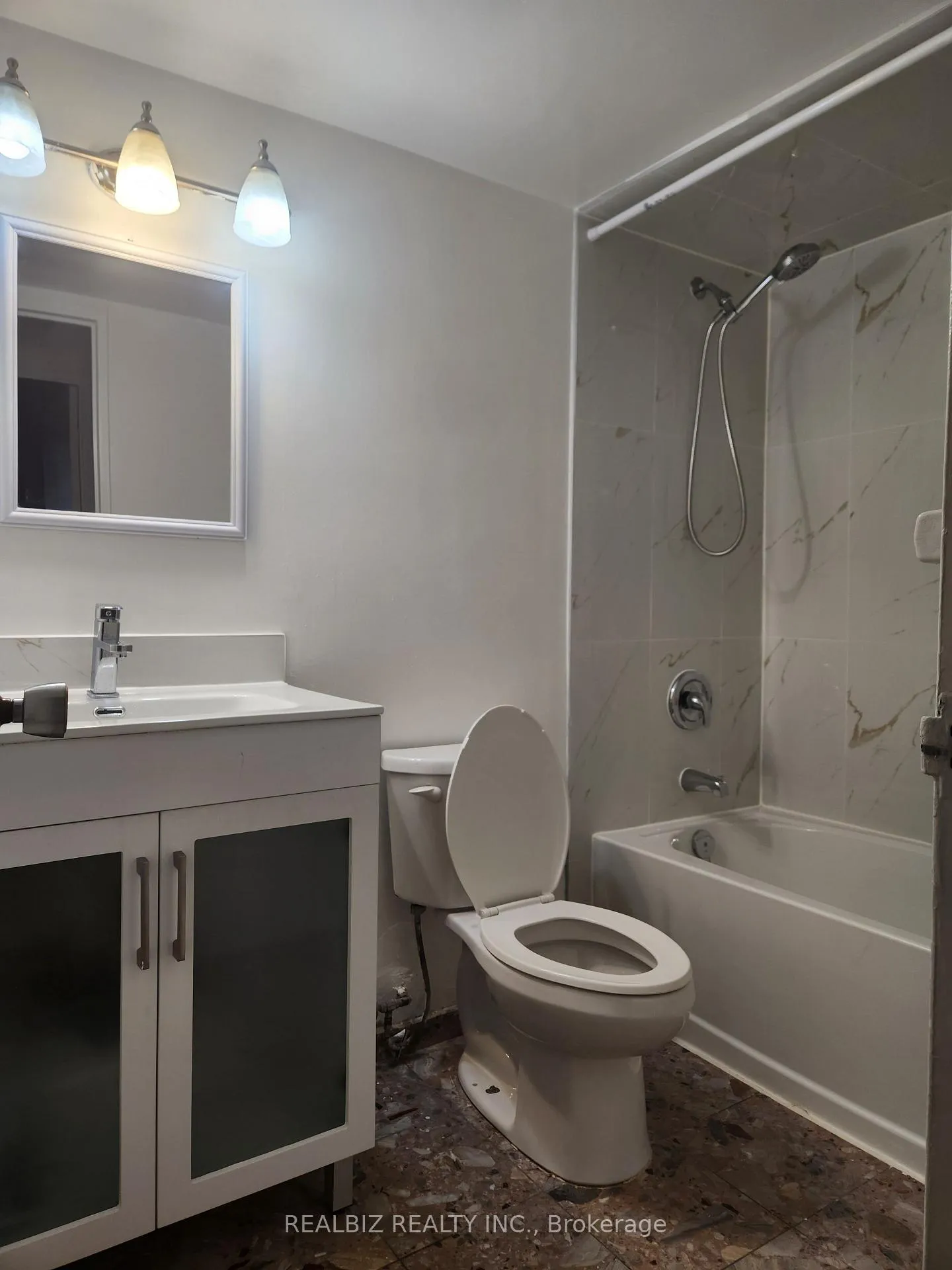 Photo 11 of Unit 110, 5 Shady Golfway, Toronto, Flemingdon Park — HOMEH