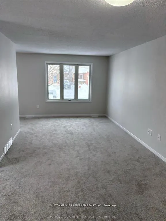Photo 4 of 331 Simpson Crescent, London, East K — HOMEH