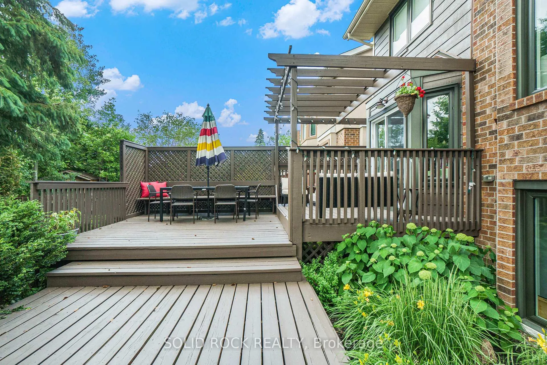 Photo 5 of 51 Pemberton Crescent, Ottawa, Manordale — HOMEH