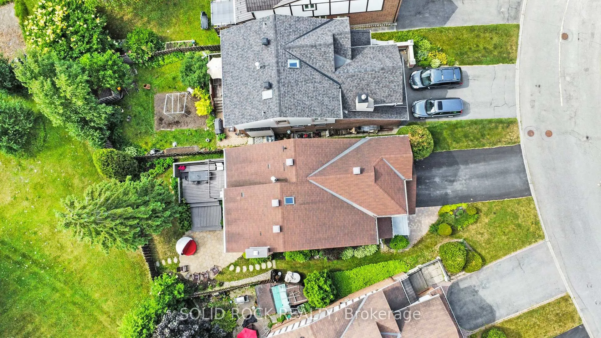 Photo 6 of 51 Pemberton Crescent, Ottawa, Manordale — HOMEH