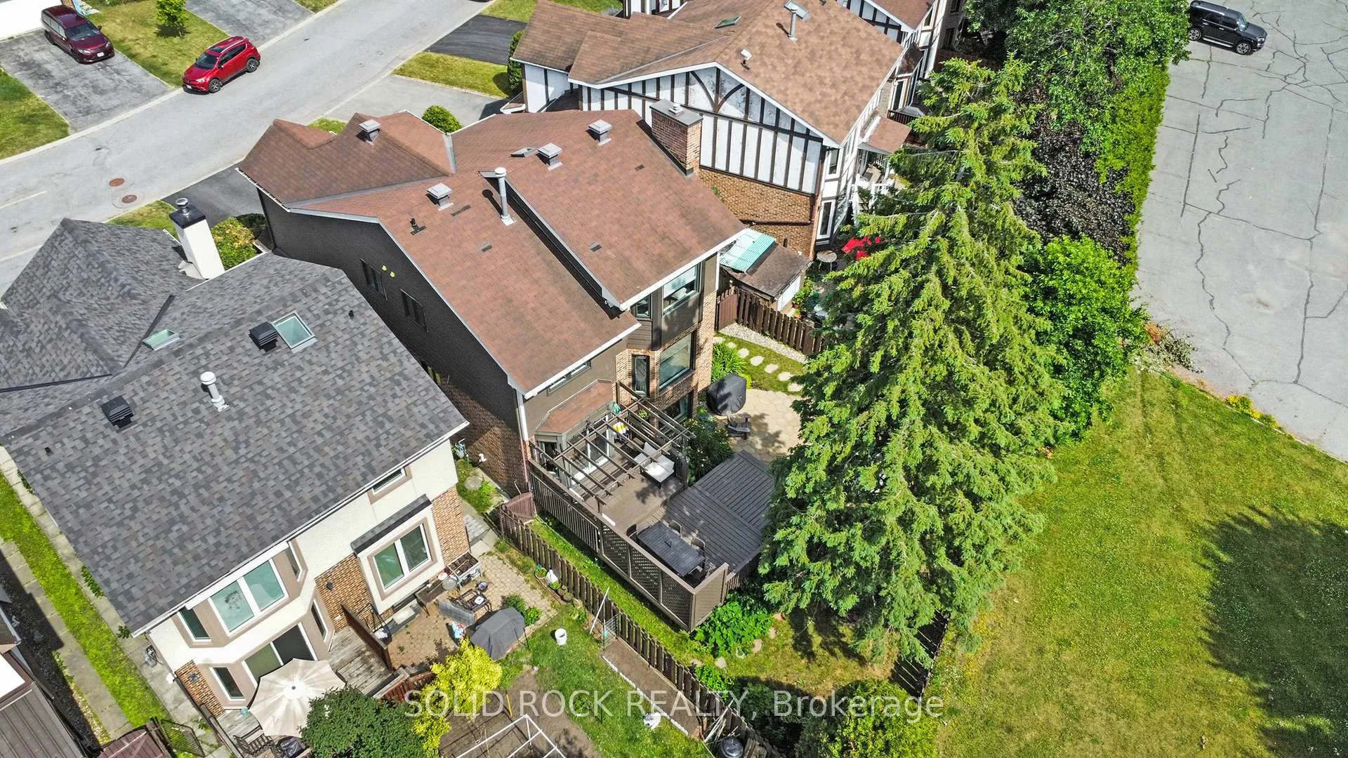 Photo 7 of 51 Pemberton Crescent, Ottawa, Manordale — HOMEH