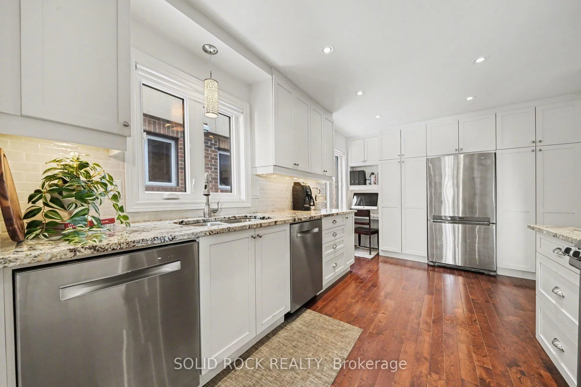Photo 10 of 51 Pemberton Crescent, Ottawa, Manordale — HOMEH