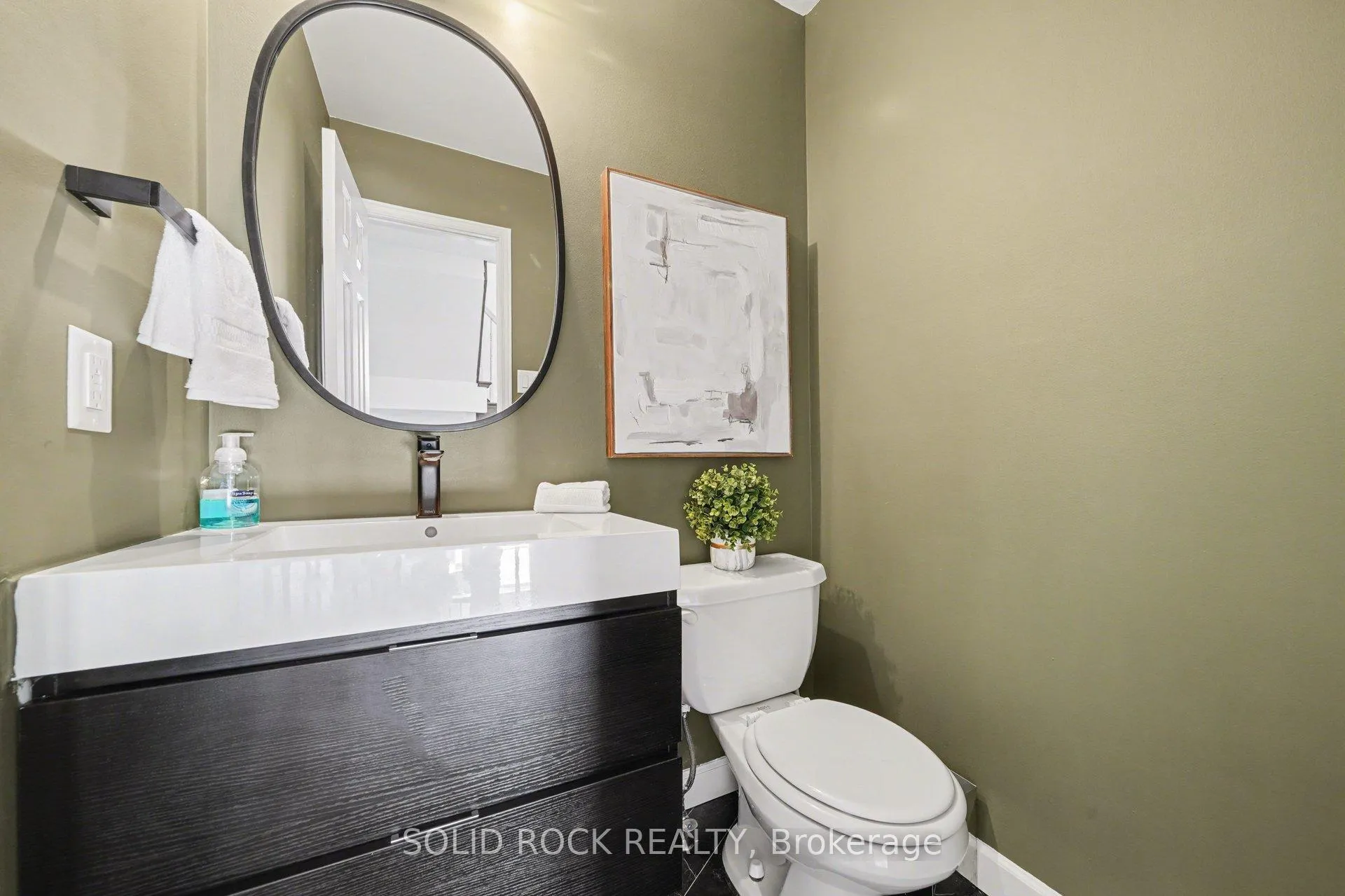 Photo 29 of 51 Pemberton Crescent, Ottawa, Manordale — HOMEH