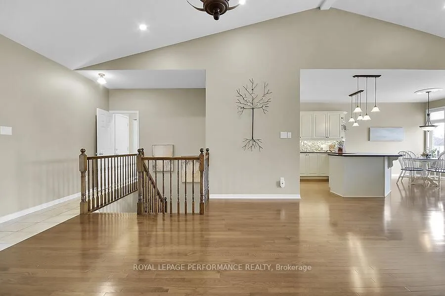 Photo 5 of 910 Burwash Landing Bay, Ottawa, Kanata - Morgan's Grant/South March — HOMEH