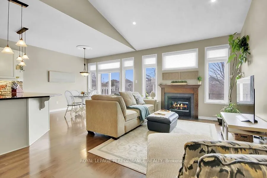 Photo 7 of 910 Burwash Landing Bay, Ottawa, Kanata - Morgan's Grant/South March — HOMEH