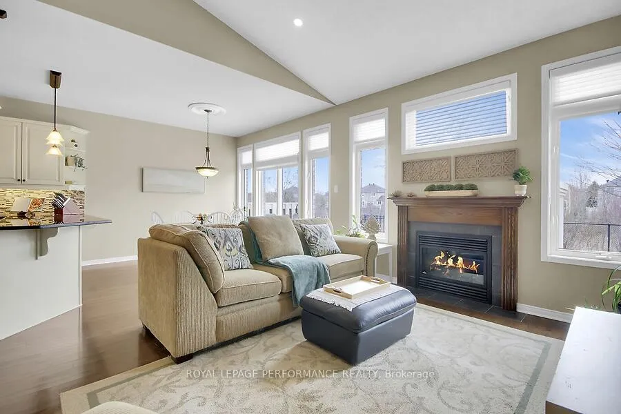 Photo 8 of 910 Burwash Landing Bay, Ottawa, Kanata - Morgan's Grant/South March — HOMEH