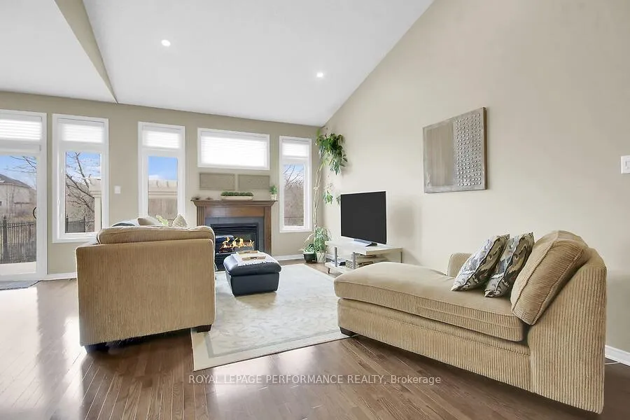 Photo 10 of 910 Burwash Landing Bay, Ottawa, Kanata - Morgan's Grant/South March — HOMEH