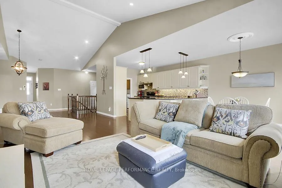 Photo 12 of 910 Burwash Landing Bay, Ottawa, Kanata - Morgan's Grant/South March — HOMEH