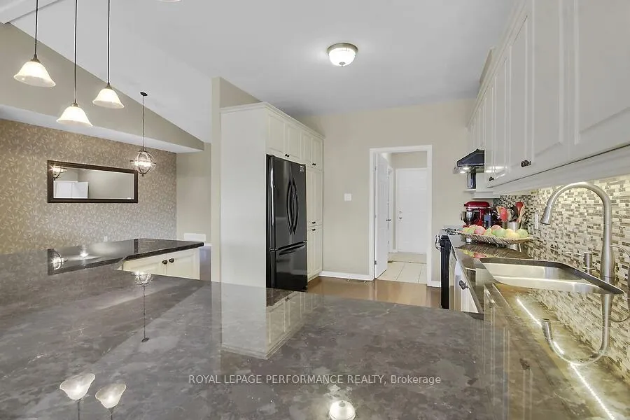Photo 20 of 910 Burwash Landing Bay, Ottawa, Kanata - Morgan's Grant/South March — HOMEH