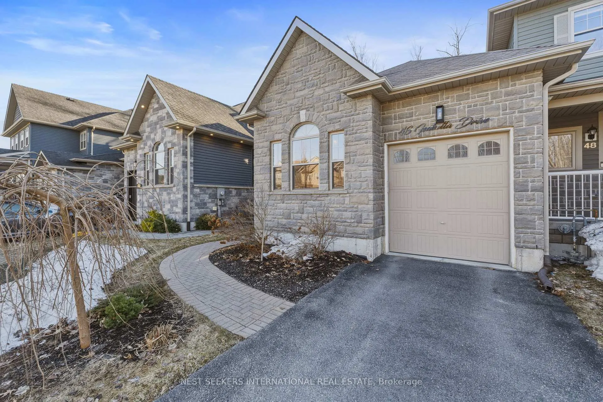 Photo 3 of 46 Isabella Drive, Orillia — HOMEH
