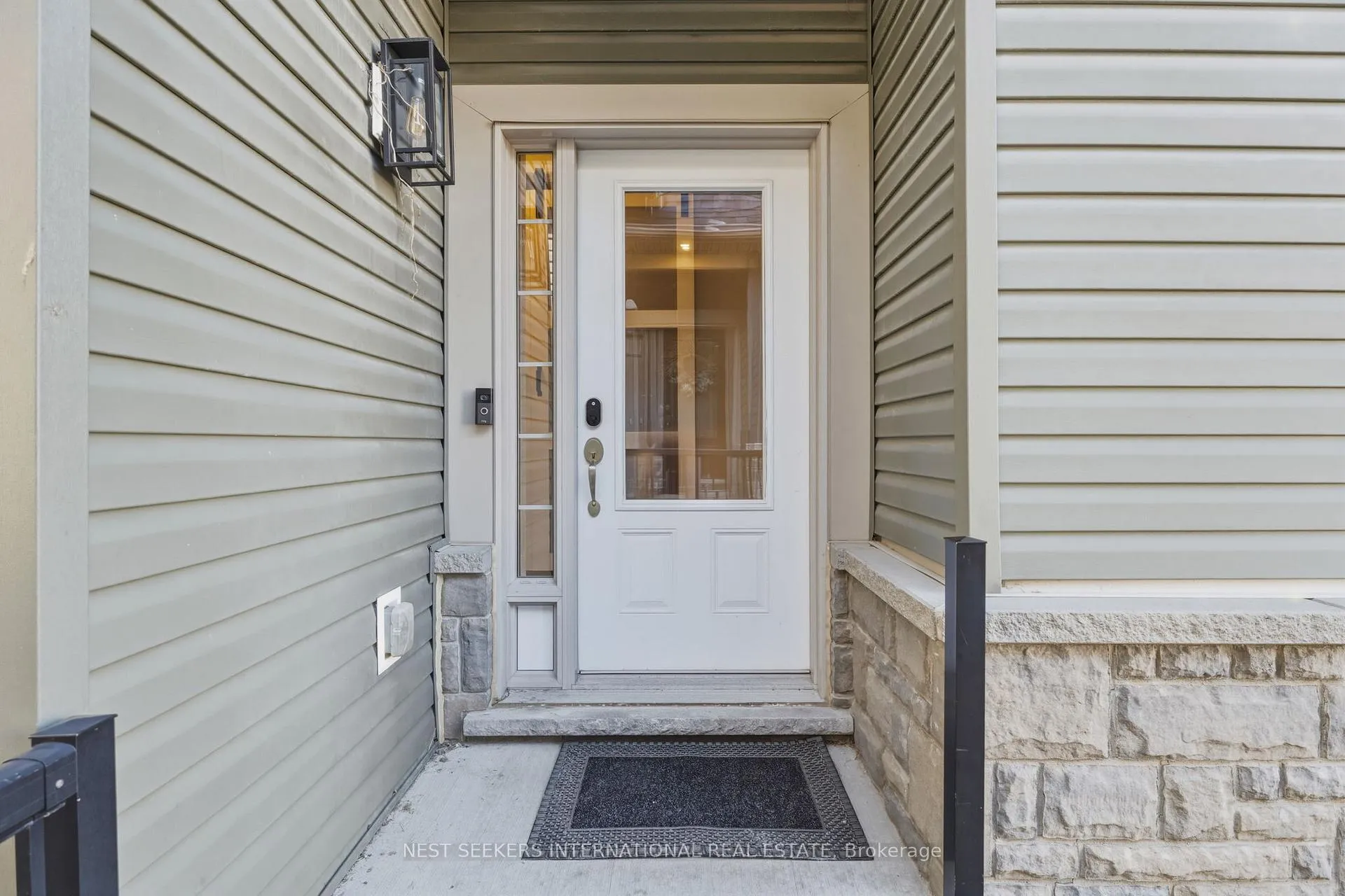 Photo 4 of 46 Isabella Drive, Orillia — HOMEH