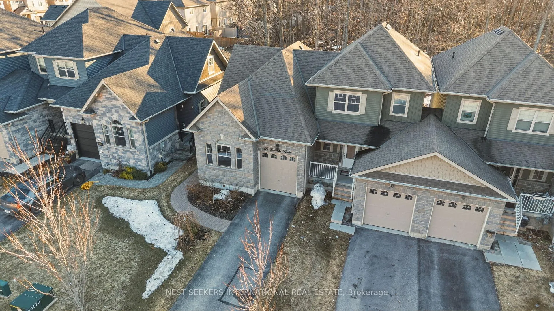 Photo 42 of 46 Isabella Drive, Orillia — HOMEH