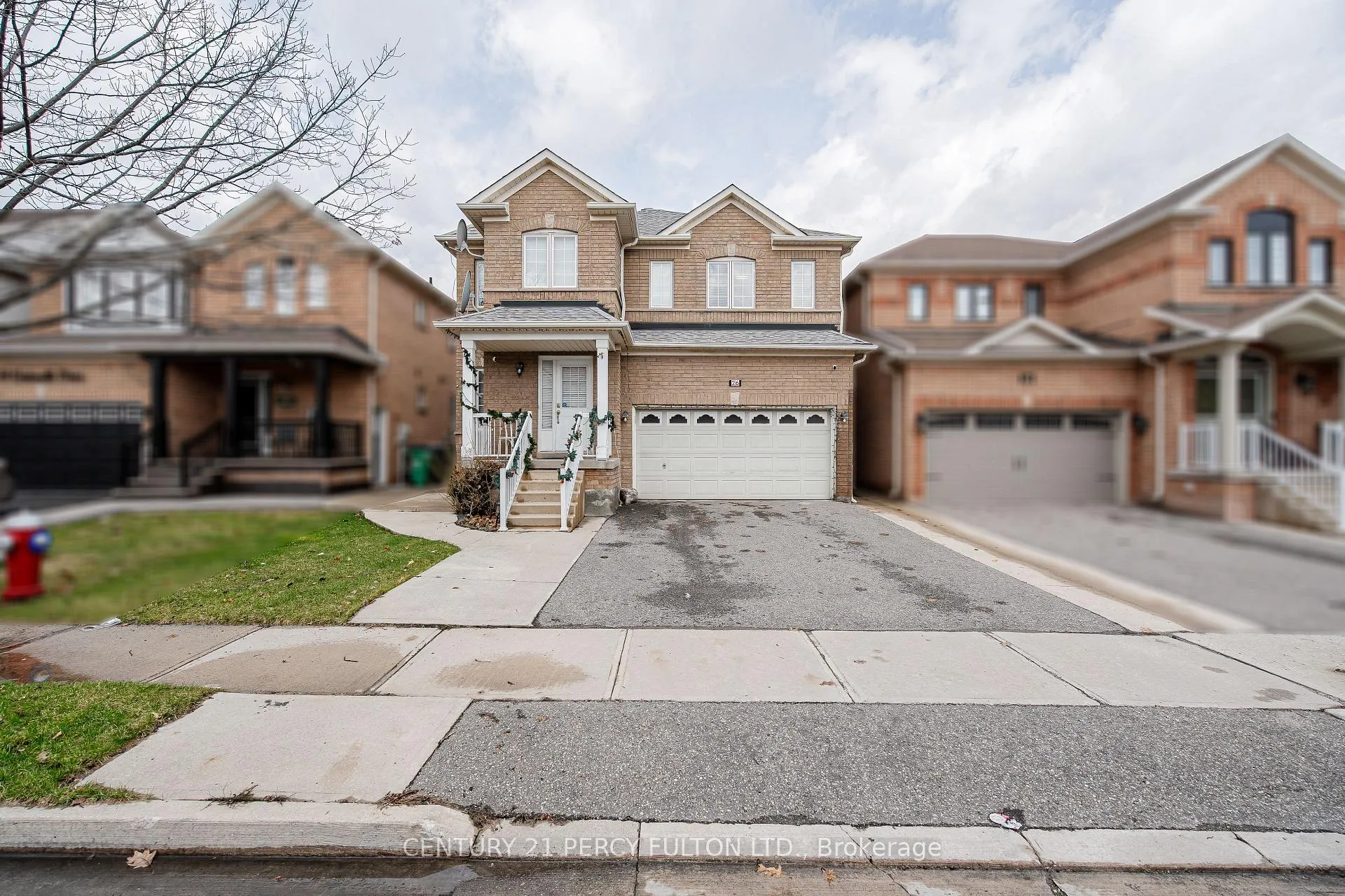 Photo 2 of 26 Gabrielle Drive, Brampton, Fletcher's Meadow — HOMEH
