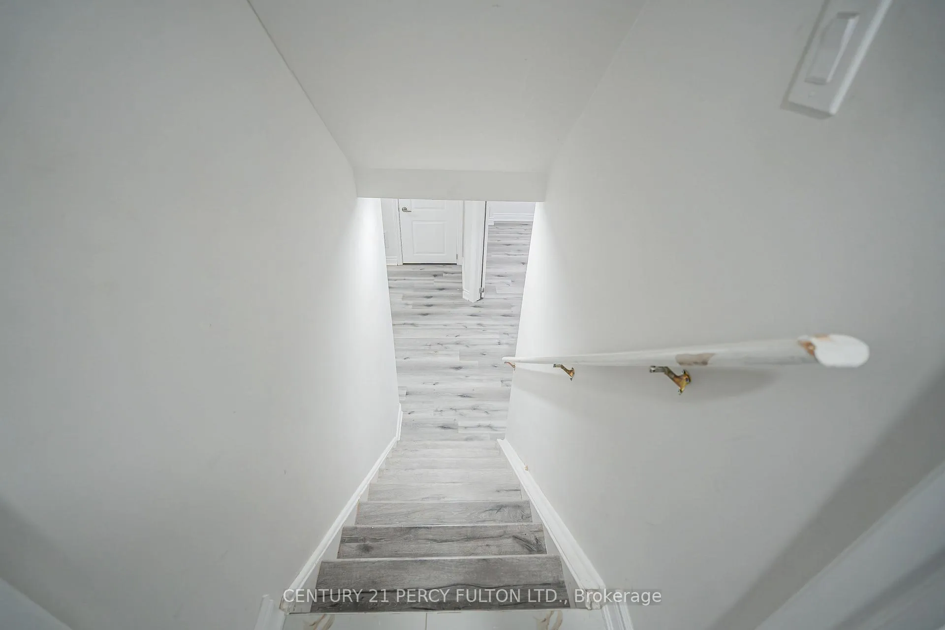 Photo 6 of 26 Gabrielle Drive, Brampton, Fletcher's Meadow — HOMEH