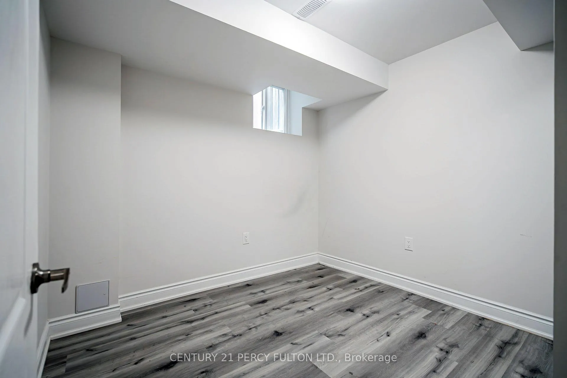 Photo 15 of 26 Gabrielle Drive, Brampton, Fletcher's Meadow — HOMEH