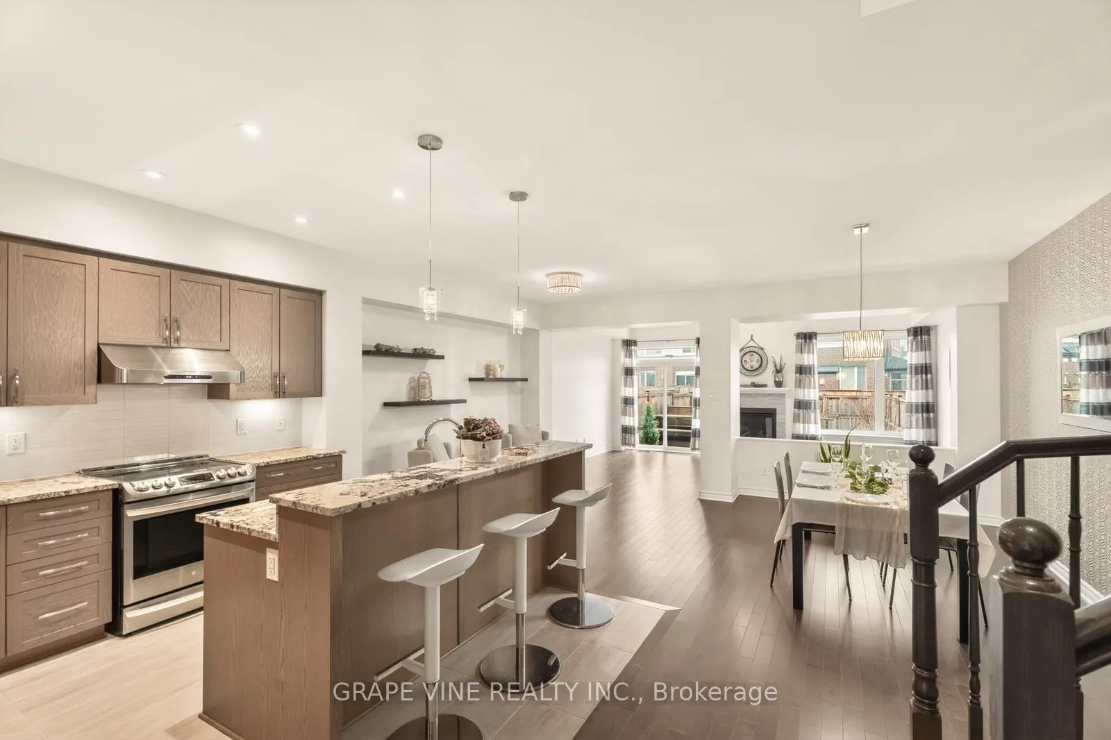 Photo 6 of 383 Memorial Grove, Ottawa, Riverside South/Gloucester Glen — HOMEH
