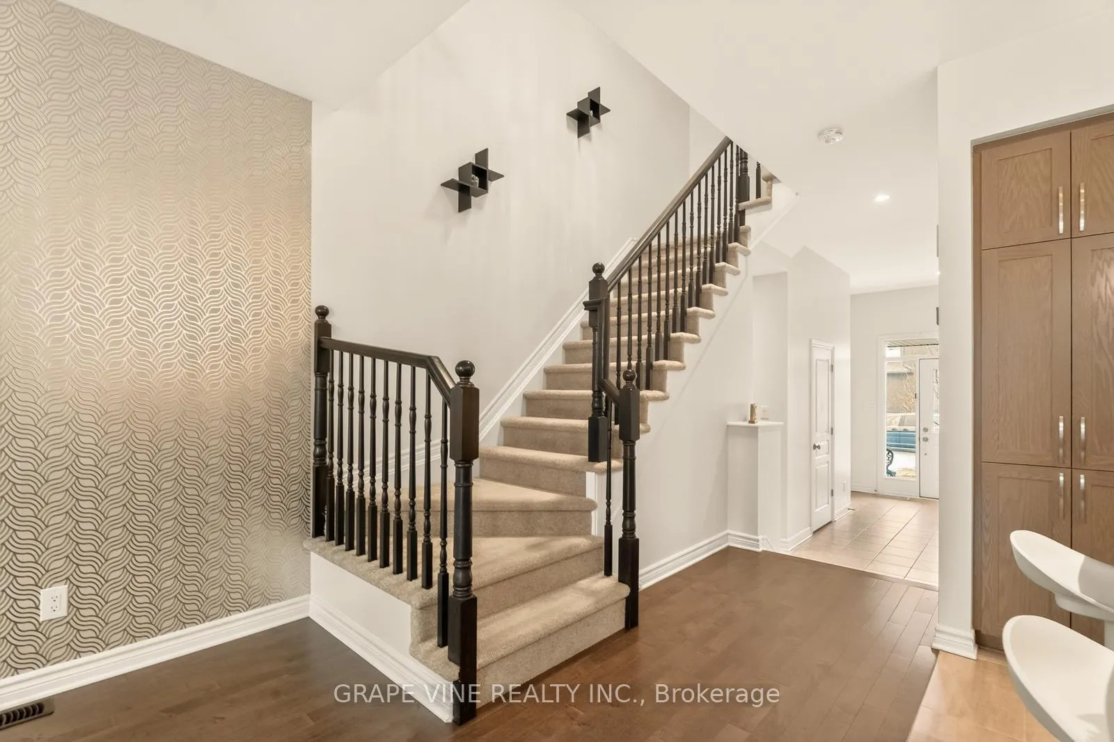 Photo 16 of 383 Memorial Grove, Ottawa, Riverside South/Gloucester Glen — HOMEH