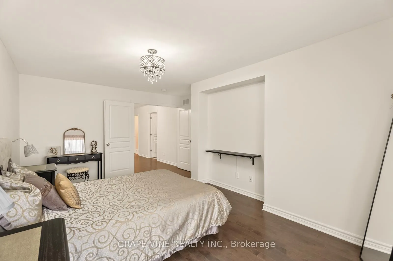 Photo 18 of 383 Memorial Grove, Ottawa, Riverside South/Gloucester Glen — HOMEH