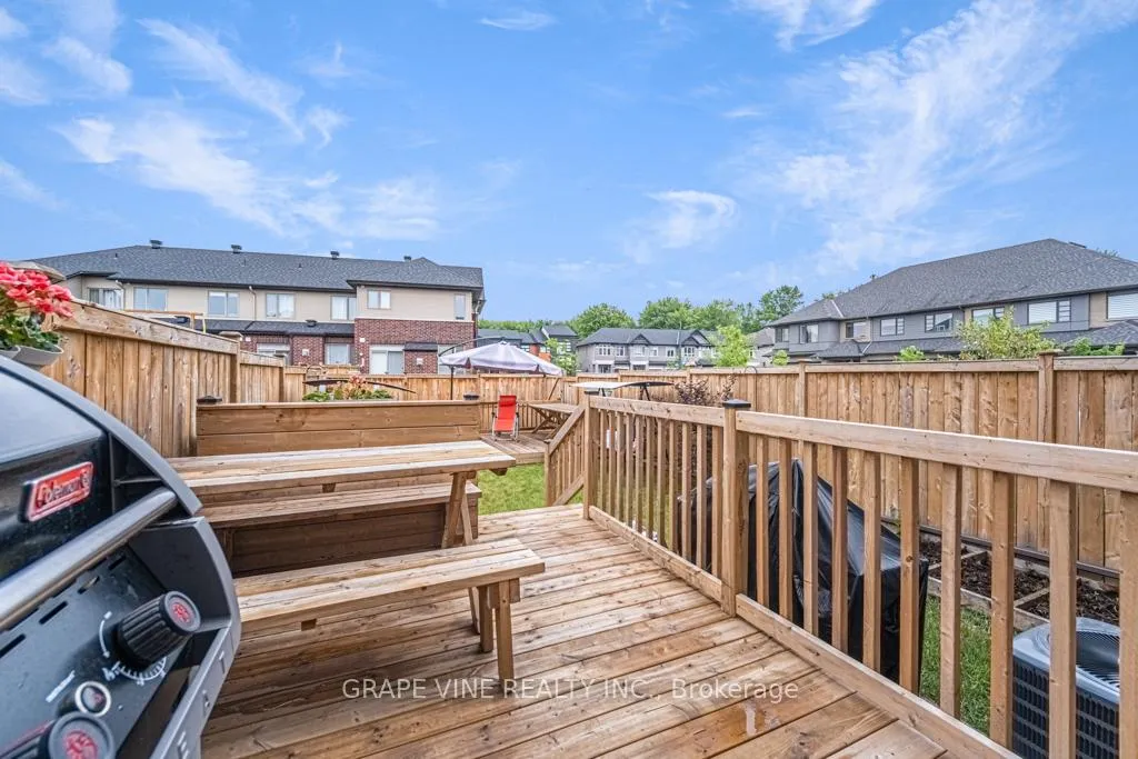 Photo 32 of 383 Memorial Grove, Ottawa, Riverside South/Gloucester Glen — HOMEH