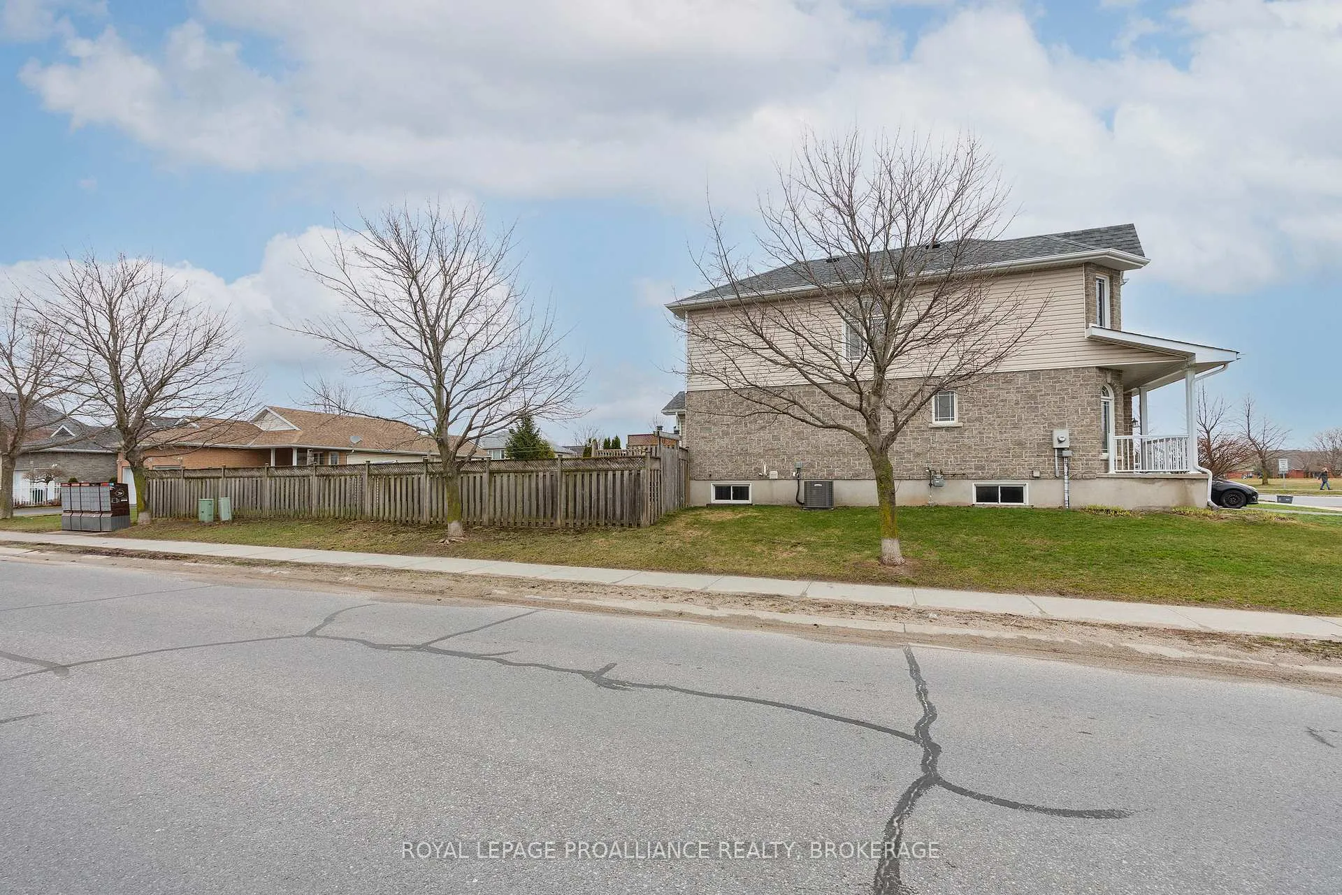 Photo 15 of 317 Rose Abbey Drive, Kingston, Kingston East (Incl Barret Crt) — HOMEH