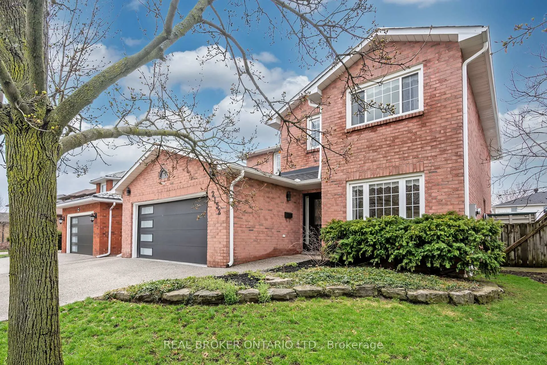 Photo 3 of 2152 Heidi Avenue, Burlington, Headon — HOMEH