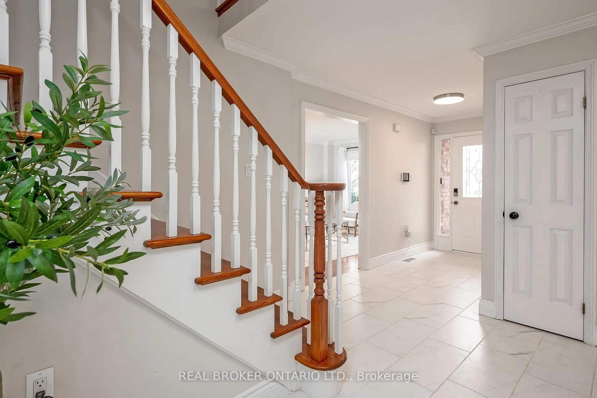 Photo 7 of 2152 Heidi Avenue, Burlington, Headon — HOMEH