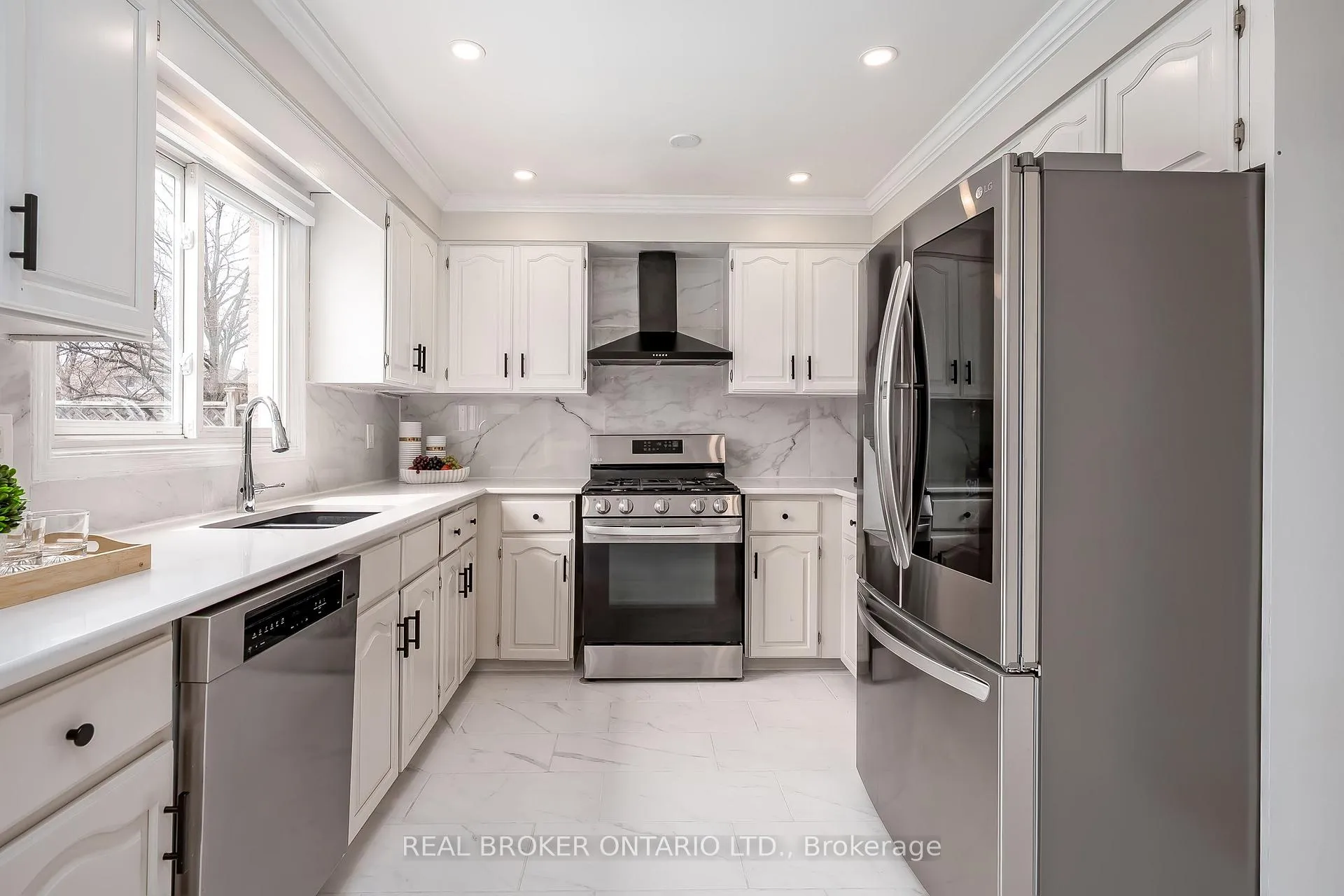Photo 25 of 2152 Heidi Avenue, Burlington, Headon — HOMEH