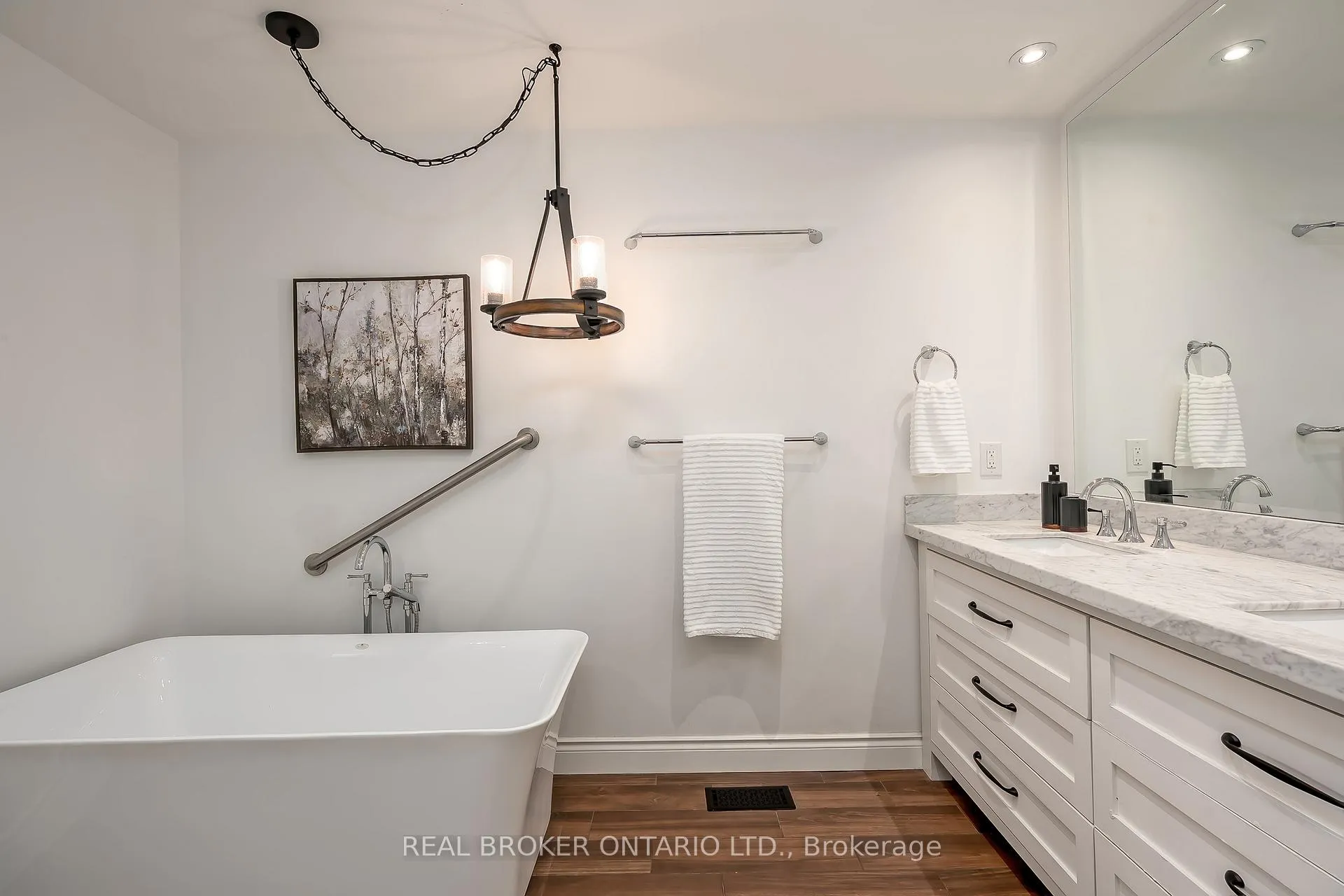 Photo 33 of 2152 Heidi Avenue, Burlington, Headon — HOMEH