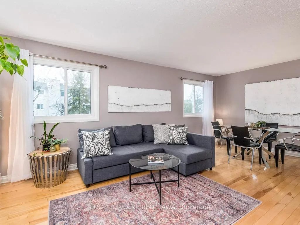 Photo 5 of 31 Castlegreen Private, Ottawa, Hunt Club Park/Greenboro — HOMEH