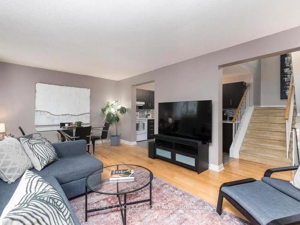 Photo 7 of 31 Castlegreen Private, Ottawa, Hunt Club Park/Greenboro — HOMEH