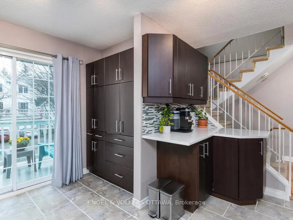 Photo 12 of 31 Castlegreen Private, Ottawa, Hunt Club Park/Greenboro — HOMEH