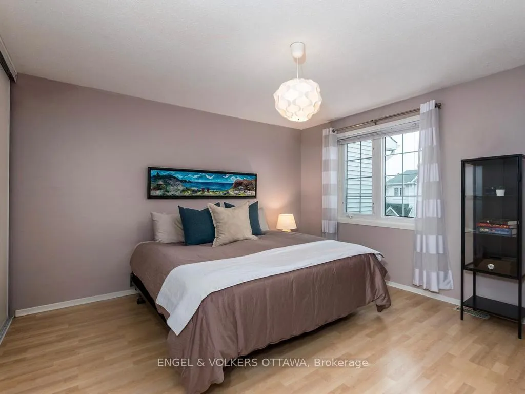 Photo 15 of 31 Castlegreen Private, Ottawa, Hunt Club Park/Greenboro — HOMEH